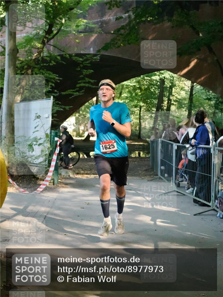 28.09.2025 - 33. Volkslauf durch das schöne Alstertal Fabian Wolf http://msf.ph/oto/8977973 28.09.2025 11:56:06 Laufen 1625 meine-sportfotos.de