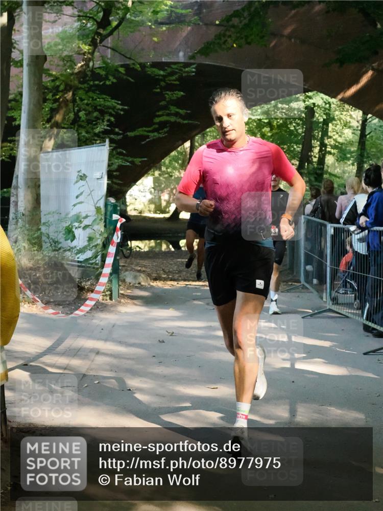 28.09.2025 - 33. Volkslauf durch das schöne Alstertal Fabian Wolf http://msf.ph/oto/8977975 28.09.2025 11:56:13 Laufen  meine-sportfotos.de