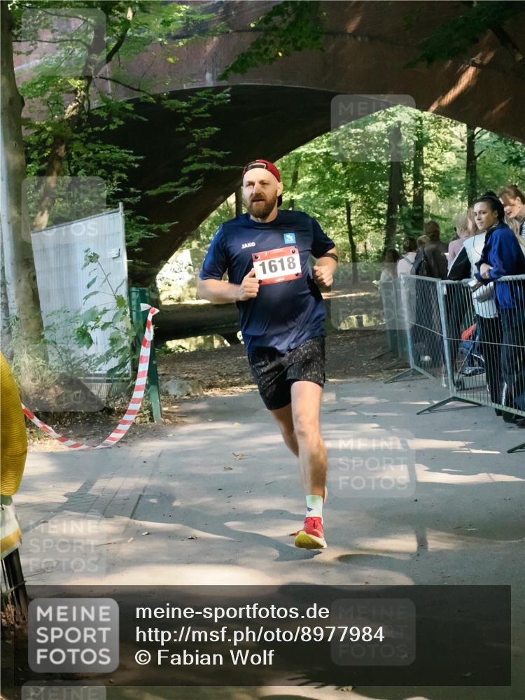 28.09.2025 - 33. Volkslauf durch das schöne Alstertal Fabian Wolf http://msf.ph/oto/8977984 28.09.2025 11:56:36 Laufen 1618 meine-sportfotos.de