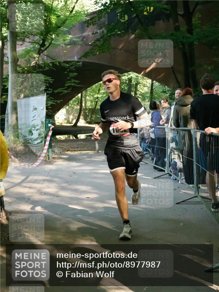 28.09.2025 - 33. Volkslauf durch das schöne Alstertal Fabian Wolf http://msf.ph/oto/8977987 28.09.2025 11:56:54 Laufen  meine-sportfotos.de