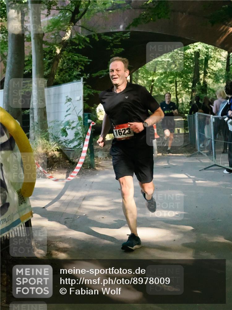 28.09.2025 - 33. Volkslauf durch das schöne Alstertal Fabian Wolf http://msf.ph/oto/8978009 28.09.2025 11:58:42 Laufen 1623 meine-sportfotos.de