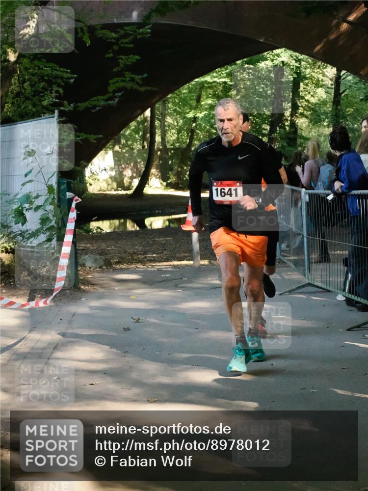 28.09.2025 - 33. Volkslauf durch das schöne Alstertal Fabian Wolf http://msf.ph/oto/8978012 28.09.2025 11:58:49 Laufen 1641 meine-sportfotos.de