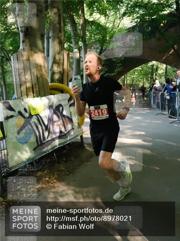 28.09.2025 - 33. Volkslauf durch das schöne Alstertal Fabian Wolf http://msf.ph/oto/8978021 28.09.2025 11:59:38 Laufen 2419 meine-sportfotos.de
