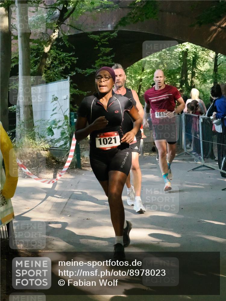 28.09.2025 - 33. Volkslauf durch das schöne Alstertal Fabian Wolf http://msf.ph/oto/8978023 28.09.2025 11:59:43 Laufen 1021, 1613 meine-sportfotos.de