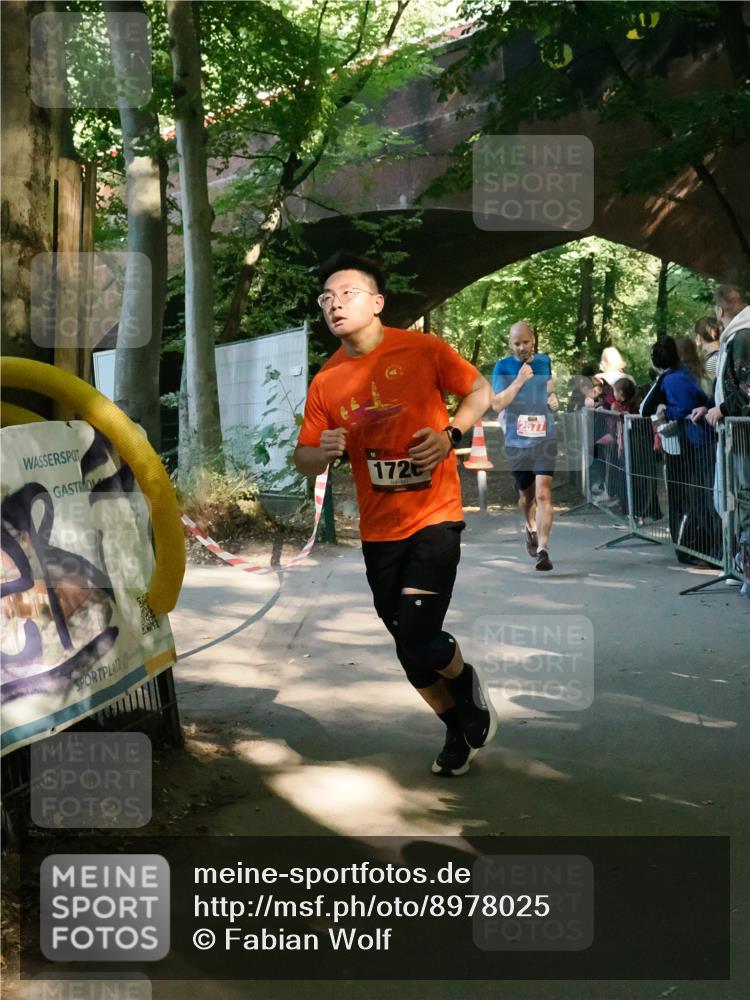 28.09.2025 - 33. Volkslauf durch das schöne Alstertal Fabian Wolf http://msf.ph/oto/8978025 28.09.2025 11:59:45 Laufen 1726, 2577 meine-sportfotos.de