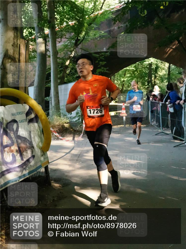 28.09.2025 - 33. Volkslauf durch das schöne Alstertal Fabian Wolf http://msf.ph/oto/8978026 28.09.2025 11:59:46 Laufen 1726, 2577 meine-sportfotos.de