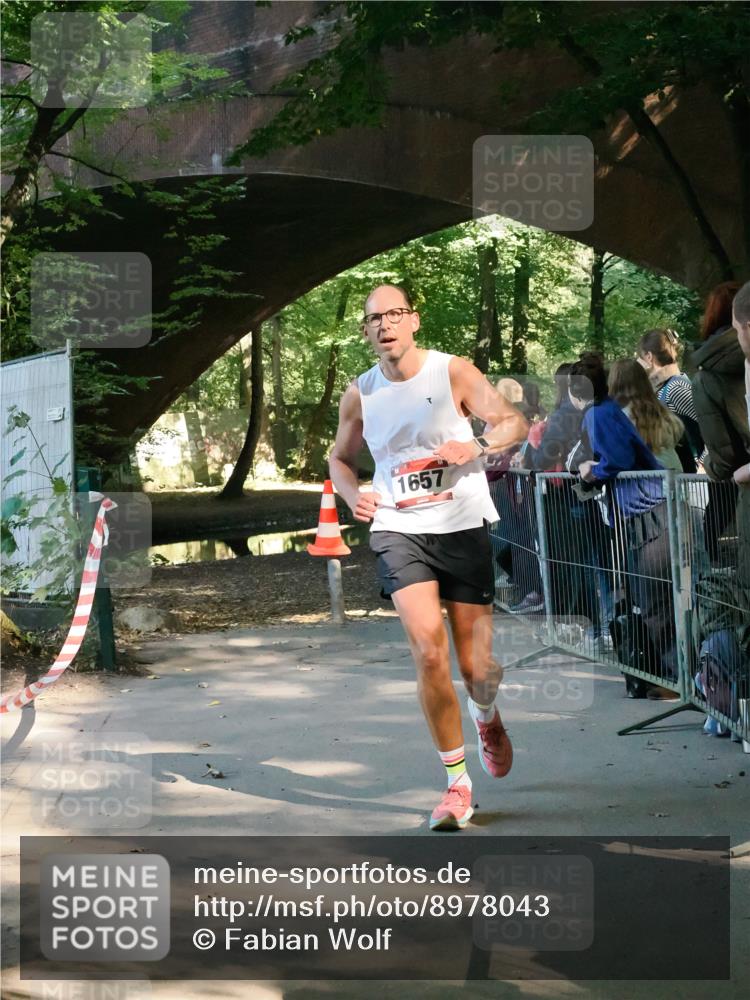 28.09.2025 - 33. Volkslauf durch das schöne Alstertal Fabian Wolf http://msf.ph/oto/8978043 28.09.2025 12:01:09 Laufen 1657 meine-sportfotos.de
