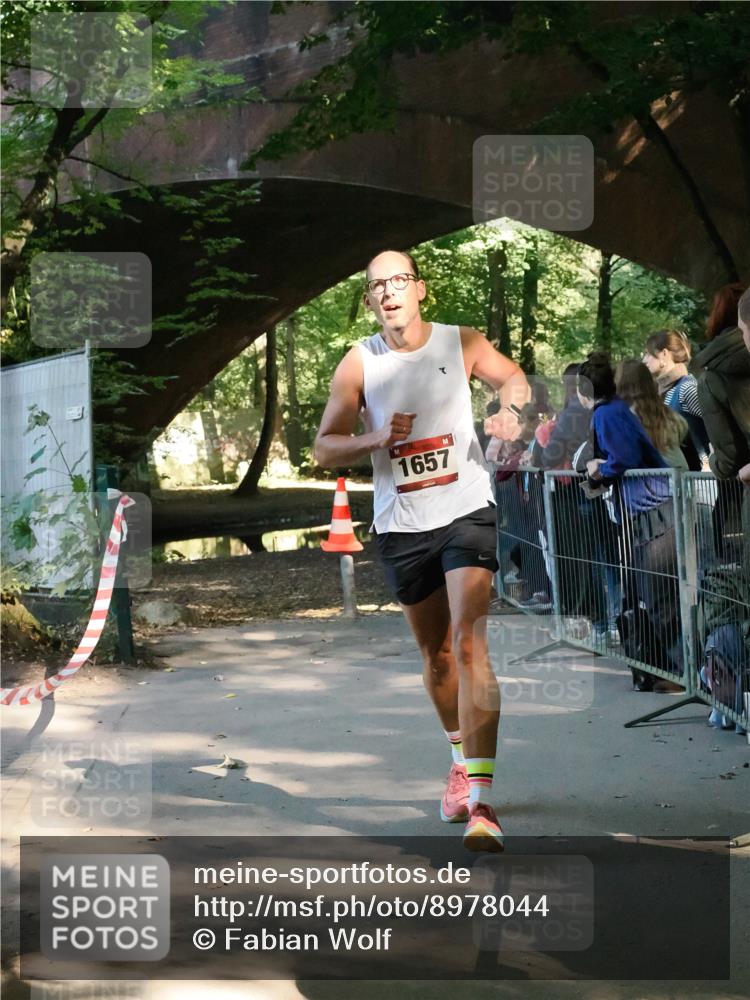 28.09.2025 - 33. Volkslauf durch das schöne Alstertal Fabian Wolf http://msf.ph/oto/8978044 28.09.2025 12:01:09 Laufen 1657 meine-sportfotos.de