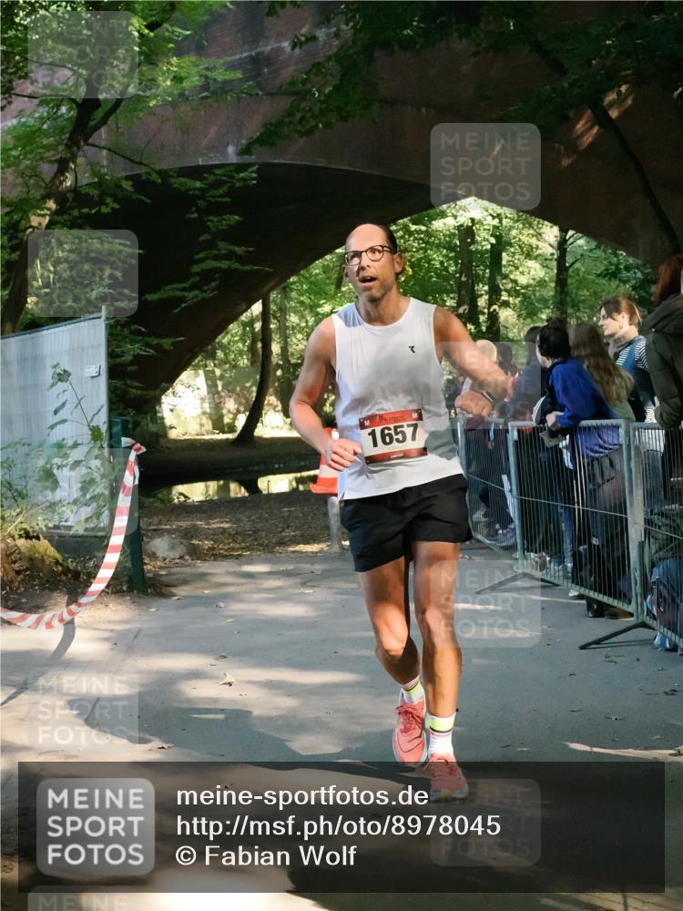 28.09.2025 - 33. Volkslauf durch das schöne Alstertal Fabian Wolf http://msf.ph/oto/8978045 28.09.2025 12:01:10 Laufen 1657 meine-sportfotos.de