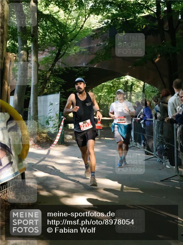 28.09.2025 - 33. Volkslauf durch das schöne Alstertal Fabian Wolf http://msf.ph/oto/8978054 28.09.2025 12:02:26 Laufen 2213, 1804 meine-sportfotos.de