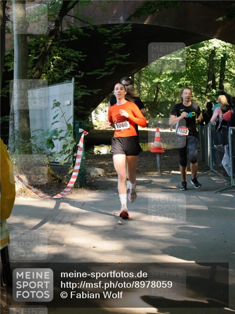 28.09.2025 - 33. Volkslauf durch das schöne Alstertal Fabian Wolf http://msf.ph/oto/8978059 28.09.2025 12:03:13 Laufen 1060, 1032 meine-sportfotos.de