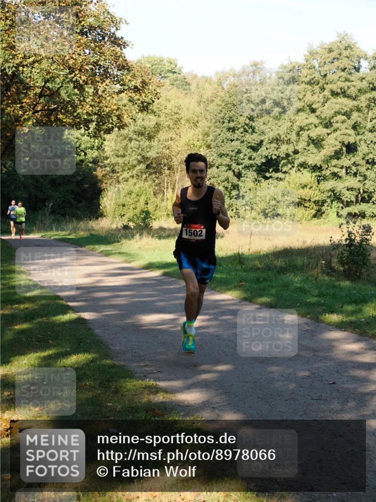28.09.2025 - 33. Volkslauf durch das schöne Alstertal Fabian Wolf http://msf.ph/oto/8978066 28.09.2025 10:03:04 Laufen 1502 meine-sportfotos.de