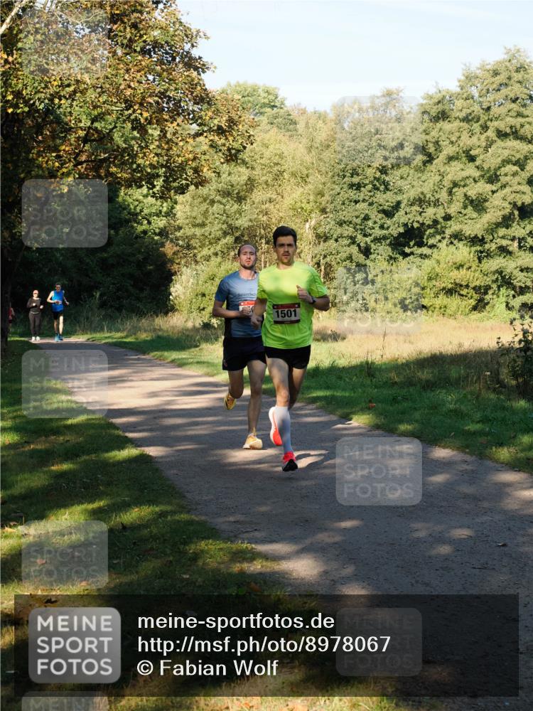 28.09.2025 - 33. Volkslauf durch das schöne Alstertal Fabian Wolf http://msf.ph/oto/8978067 28.09.2025 10:03:13 Laufen 1501 meine-sportfotos.de