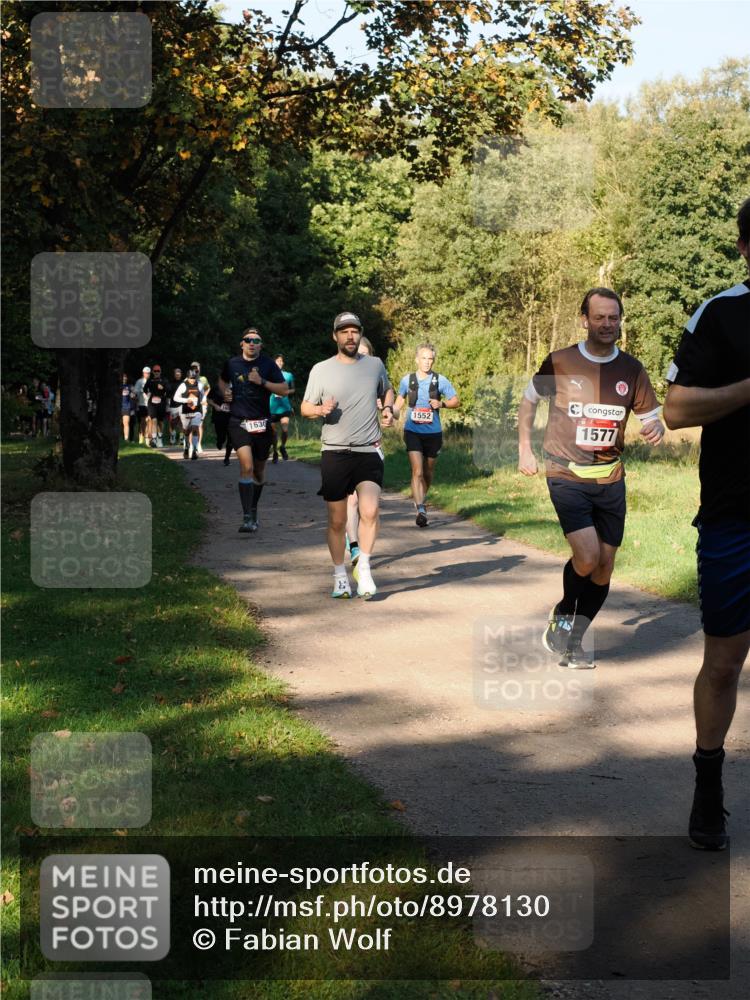 28.09.2025 - 33. Volkslauf durch das schöne Alstertal Fabian Wolf http://msf.ph/oto/8978130 28.09.2025 10:04:21 Laufen 1552, 1630, 1577 meine-sportfotos.de