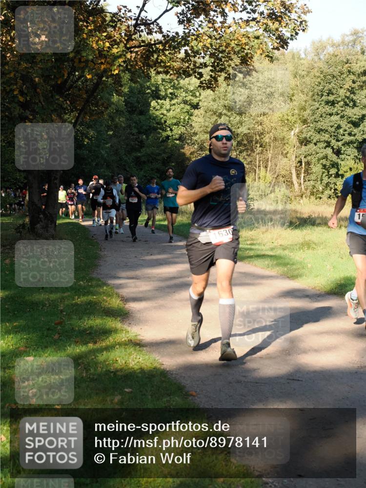 28.09.2025 - 33. Volkslauf durch das schöne Alstertal Fabian Wolf http://msf.ph/oto/8978141 28.09.2025 10:04:24 Laufen 1651, 1547, 1630, 15 meine-sportfotos.de