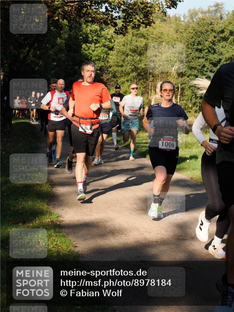 28.09.2025 - 33. Volkslauf durch das schöne Alstertal Fabian Wolf http://msf.ph/oto/8978184 28.09.2025 10:04:48 Laufen 808, 1616, 1119, 1802, 1006 meine-sportfotos.de