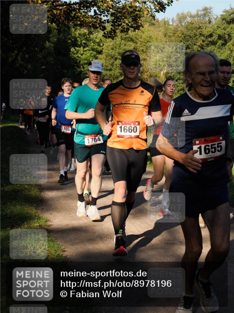 28.09.2025 - 33. Volkslauf durch das schöne Alstertal Fabian Wolf http://msf.ph/oto/8978196 28.09.2025 10:04:55 Laufen 1015, 1705, 1704, 1660, 1655 meine-sportfotos.de