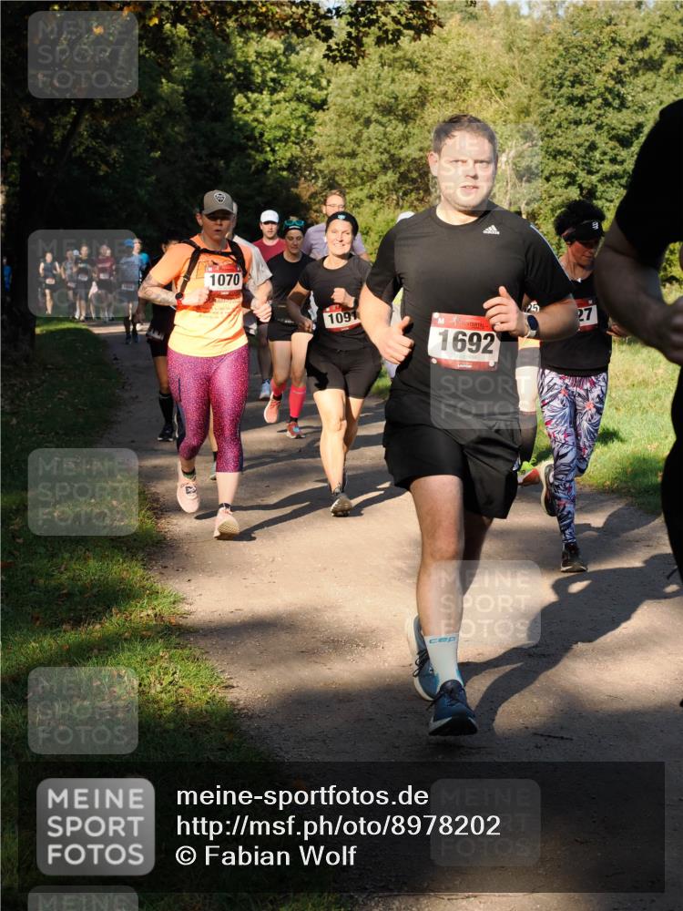 28.09.2025 - 33. Volkslauf durch das schöne Alstertal Fabian Wolf http://msf.ph/oto/8978202 28.09.2025 10:05:03 Laufen 1070, 1091, 1692, 5, 27, 30 meine-sportfotos.de