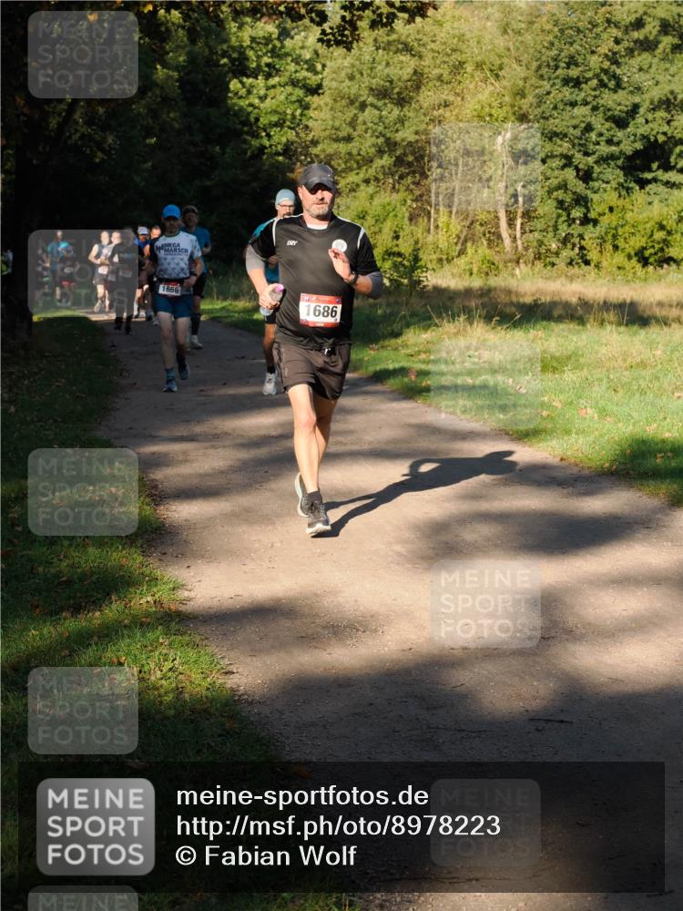 28.09.2025 - 33. Volkslauf durch das schöne Alstertal Fabian Wolf http://msf.ph/oto/8978223 28.09.2025 10:05:08 Laufen 1656, 1686 meine-sportfotos.de