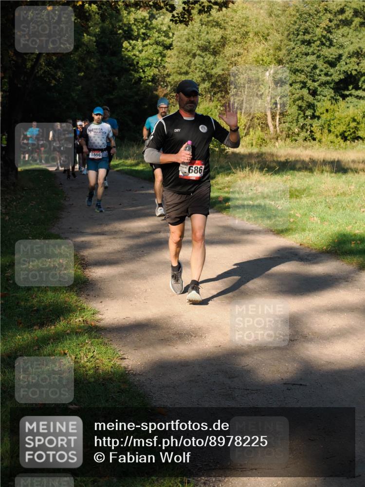 28.09.2025 - 33. Volkslauf durch das schöne Alstertal Fabian Wolf http://msf.ph/oto/8978225 28.09.2025 10:05:08 Laufen 1032, 1656, 686 meine-sportfotos.de