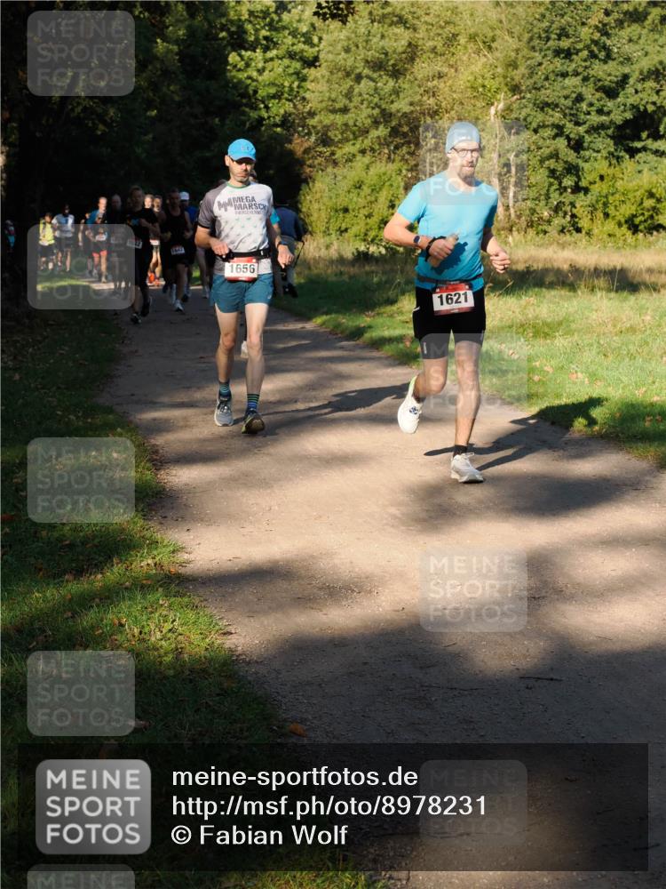 28.09.2025 - 33. Volkslauf durch das schöne Alstertal Fabian Wolf http://msf.ph/oto/8978231 28.09.2025 10:05:10 Laufen 1032, 1642, 1656, 1621 meine-sportfotos.de