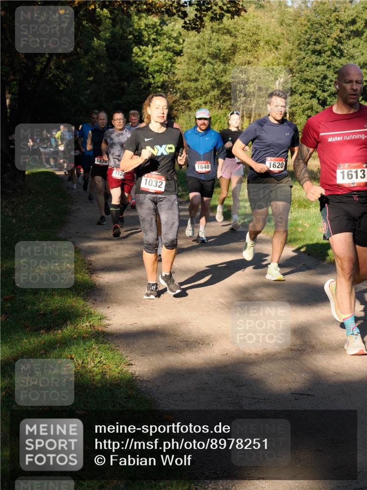 28.09.2025 - 33. Volkslauf durch das schöne Alstertal Fabian Wolf http://msf.ph/oto/8978251 28.09.2025 10:05:16 Laufen 1820, 1724, 1032, 1640, 1620, 1613 meine-sportfotos.de