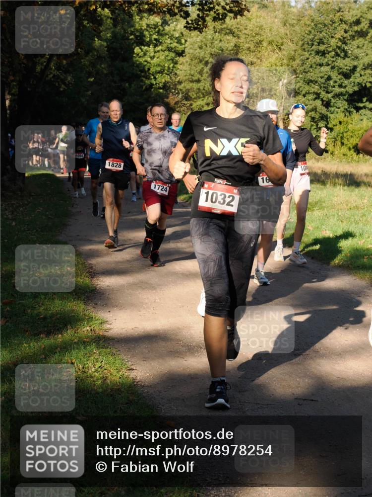28.09.2025 - 33. Volkslauf durch das schöne Alstertal Fabian Wolf http://msf.ph/oto/8978254 28.09.2025 10:05:18 Laufen 1094, 1828, 1724, 1032, 101, 16 meine-sportfotos.de