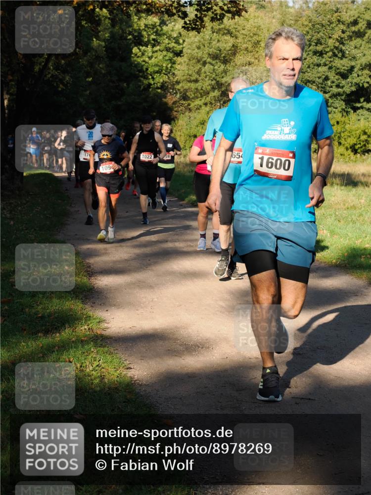 28.09.2025 - 33. Volkslauf durch das schöne Alstertal Fabian Wolf http://msf.ph/oto/8978269 28.09.2025 10:05:22 Laufen 1600, 654, 176, 1022, 1094 meine-sportfotos.de