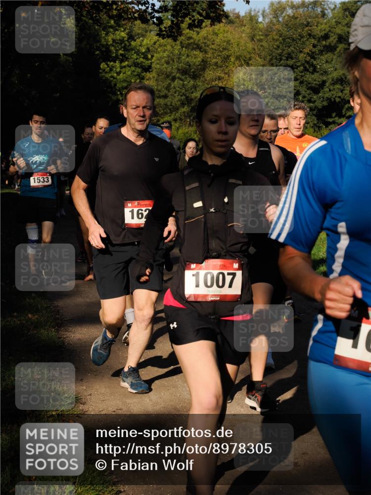 28.09.2025 - 33. Volkslauf durch das schöne Alstertal Fabian Wolf http://msf.ph/oto/8978305 28.09.2025 10:05:36 Laufen 1533, 104, 162, 1007, 1 meine-sportfotos.de