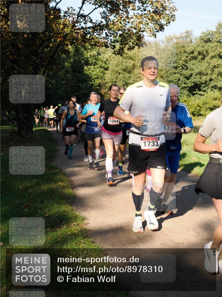 28.09.2025 - 33. Volkslauf durch das schöne Alstertal Fabian Wolf http://msf.ph/oto/8978310 28.09.2025 10:05:44 Laufen 1035, 184, 1064, 1733, 172 meine-sportfotos.de