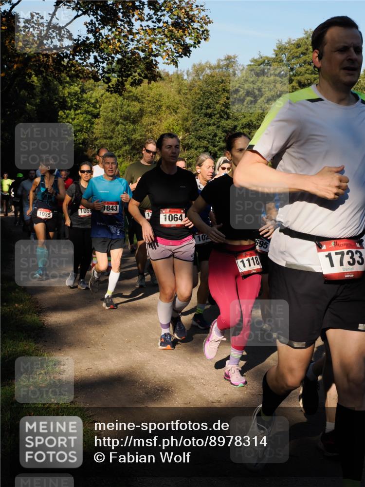 28.09.2025 - 33. Volkslauf durch das schöne Alstertal Fabian Wolf http://msf.ph/oto/8978314 28.09.2025 10:05:45 Laufen 1035, 1059, 1843, 1064, 102, 695, 1118, 1733 meine-sportfotos.de