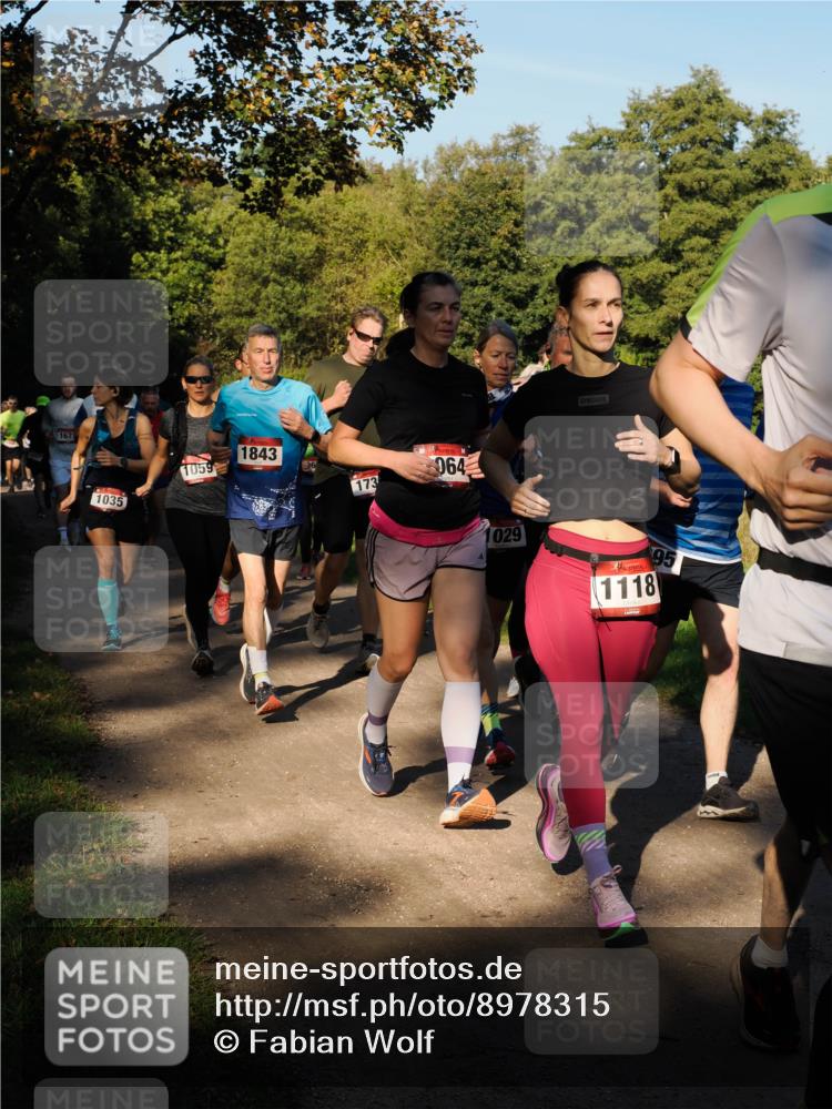 28.09.2025 - 33. Volkslauf durch das schöne Alstertal Fabian Wolf http://msf.ph/oto/8978315 28.09.2025 10:05:45 Laufen 167, 1035, 1843, 1059, 064, 173, 1029, 1118, 95 meine-sportfotos.de