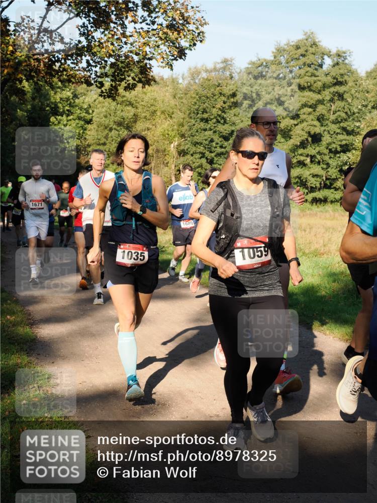 28.09.2025 - 33. Volkslauf durch das schöne Alstertal Fabian Wolf http://msf.ph/oto/8978325 28.09.2025 10:05:48 Laufen 1671, 1035, 1680, 1059 meine-sportfotos.de