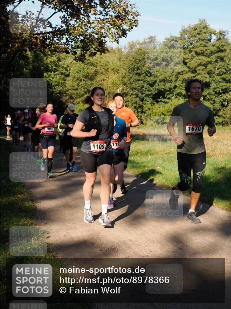28.09.2025 - 33. Volkslauf durch das schöne Alstertal Fabian Wolf http://msf.ph/oto/8978366 28.09.2025 10:06:04 Laufen 1105, 1085, 1100, 112, 1670 meine-sportfotos.de
