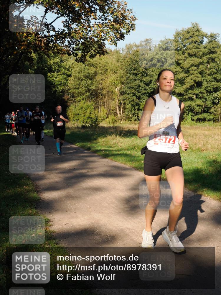 28.09.2025 - 33. Volkslauf durch das schöne Alstertal Fabian Wolf http://msf.ph/oto/8978391 28.09.2025 10:06:17 Laufen 1745, 1756, 2572 meine-sportfotos.de