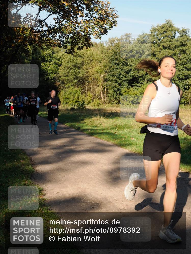 28.09.2025 - 33. Volkslauf durch das schöne Alstertal Fabian Wolf http://msf.ph/oto/8978392 28.09.2025 10:06:17 Laufen 1745, 1120, 1756 meine-sportfotos.de