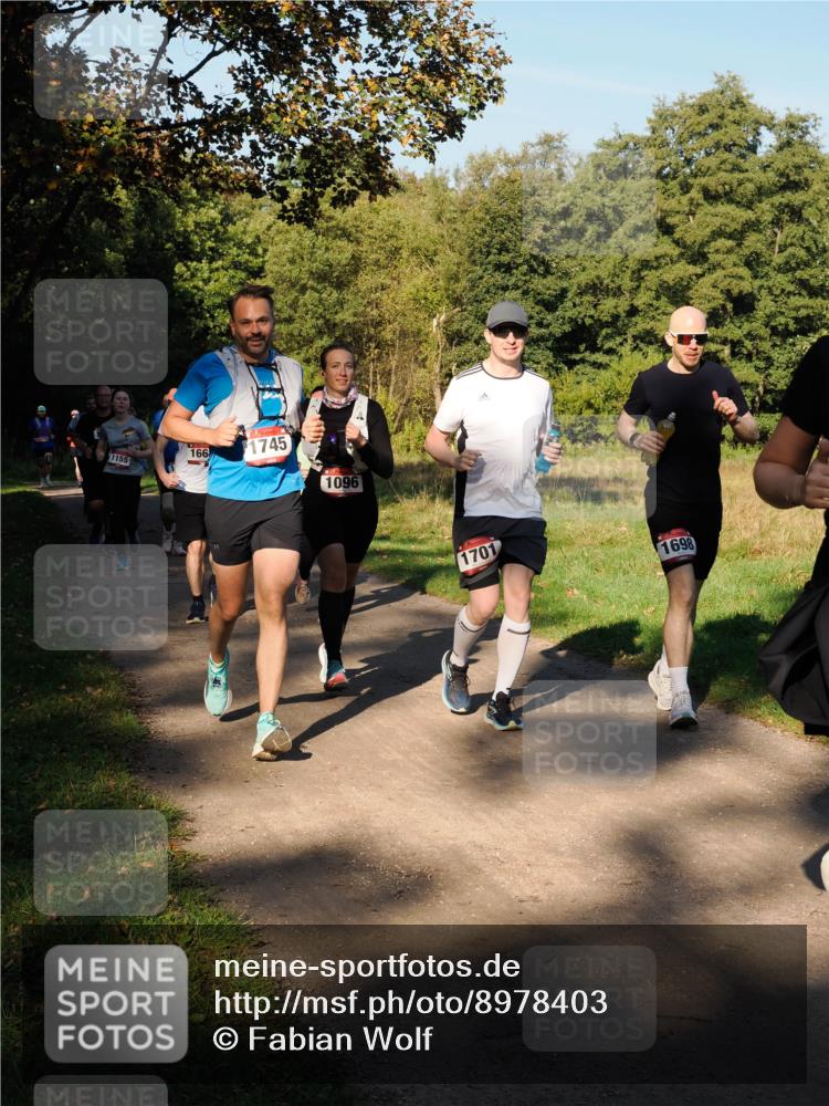 28.09.2025 - 33. Volkslauf durch das schöne Alstertal Fabian Wolf http://msf.ph/oto/8978403 28.09.2025 10:06:24 Laufen 1155, 166, 1745, 1096, 1701, 1698 meine-sportfotos.de