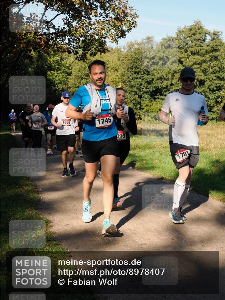 28.09.2025 - 33. Volkslauf durch das schöne Alstertal Fabian Wolf http://msf.ph/oto/8978407 28.09.2025 10:06:25 Laufen 177, 1155, 1761, 1668, 1745, 096, 1701 meine-sportfotos.de