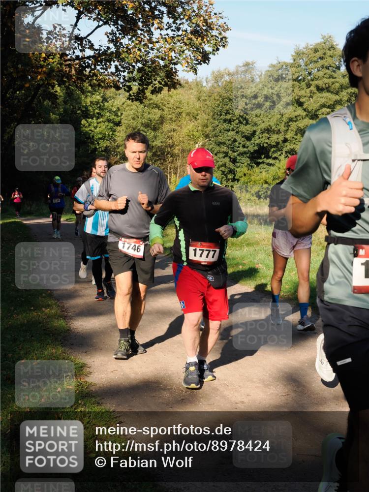 28.09.2025 - 33. Volkslauf durch das schöne Alstertal Fabian Wolf http://msf.ph/oto/8978424 28.09.2025 10:06:32 Laufen 1738, 1746, 1777, 1 meine-sportfotos.de