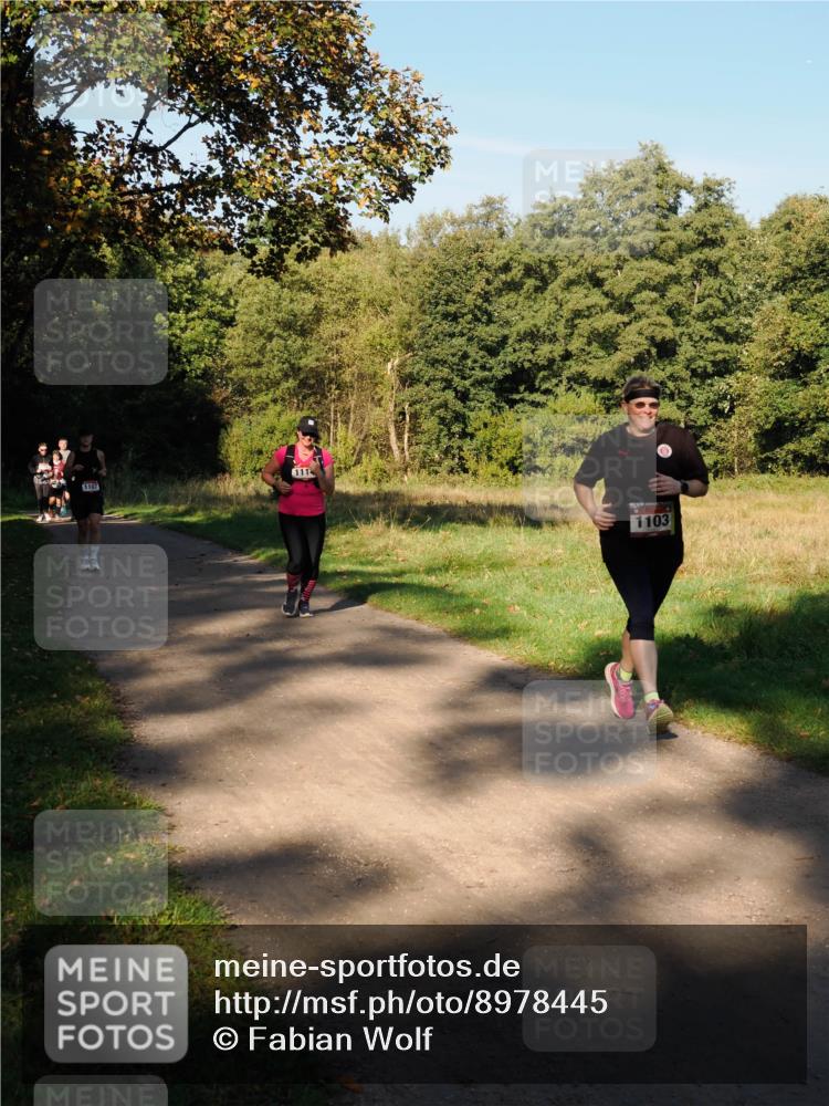 28.09.2025 - 33. Volkslauf durch das schöne Alstertal Fabian Wolf http://msf.ph/oto/8978445 28.09.2025 10:06:46 Laufen 1107, 1114, 1103 meine-sportfotos.de