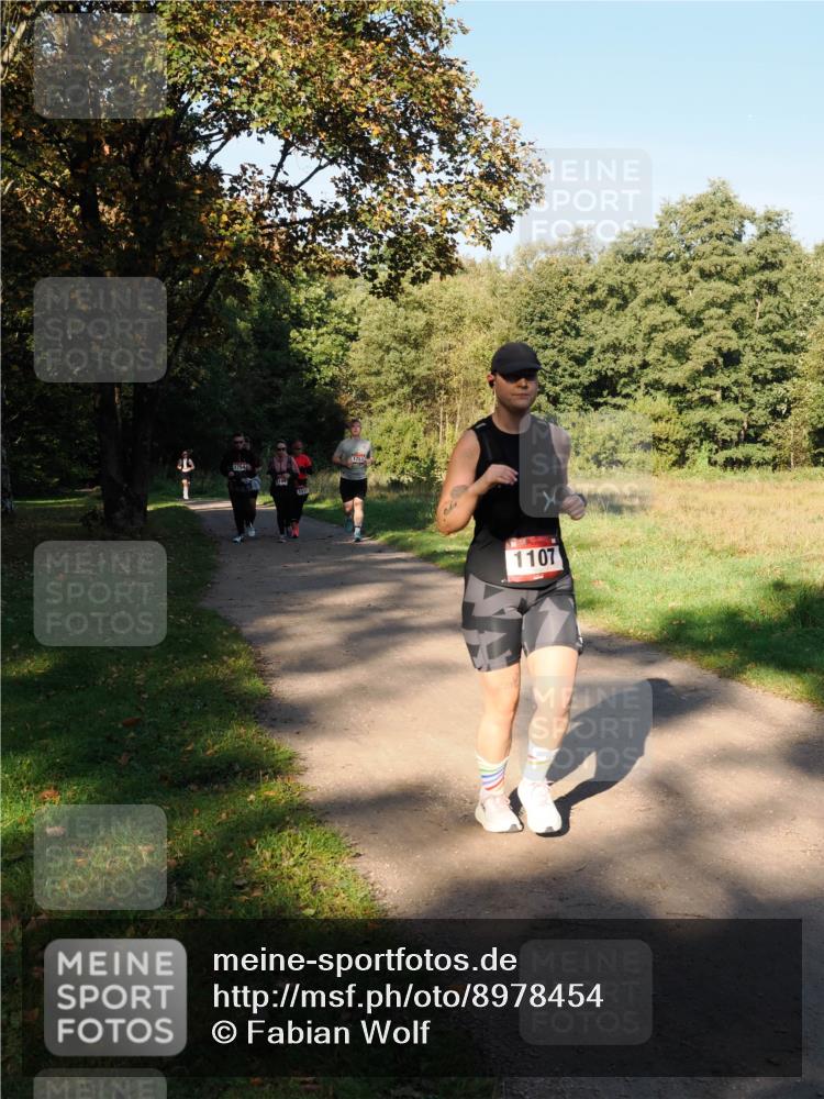 28.09.2025 - 33. Volkslauf durch das schöne Alstertal Fabian Wolf http://msf.ph/oto/8978454 28.09.2025 10:06:53 Laufen 1754, 1753, 1107 meine-sportfotos.de