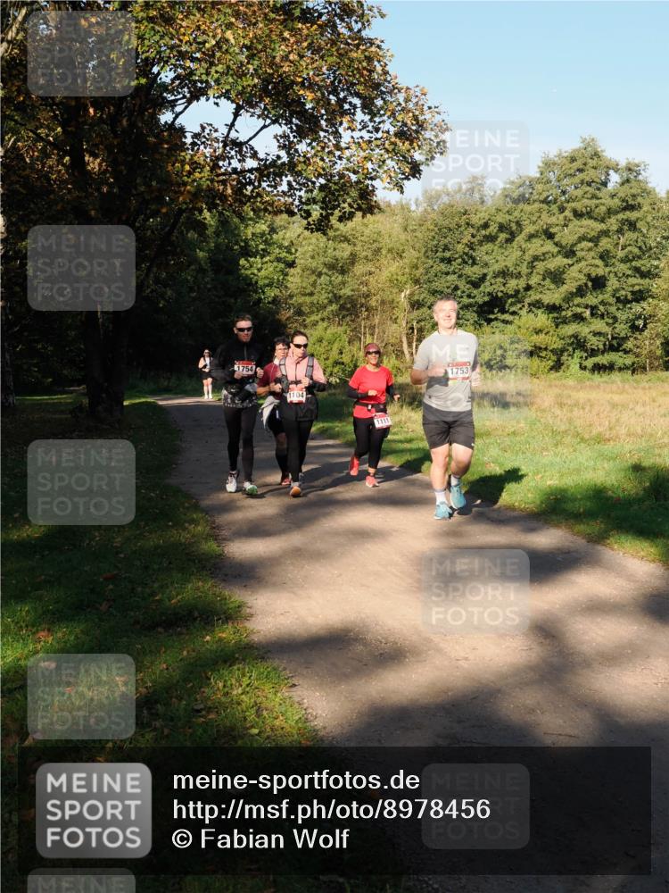 28.09.2025 - 33. Volkslauf durch das schöne Alstertal Fabian Wolf http://msf.ph/oto/8978456 28.09.2025 10:06:58 Laufen 1754, 1104, 1111, 1753 meine-sportfotos.de