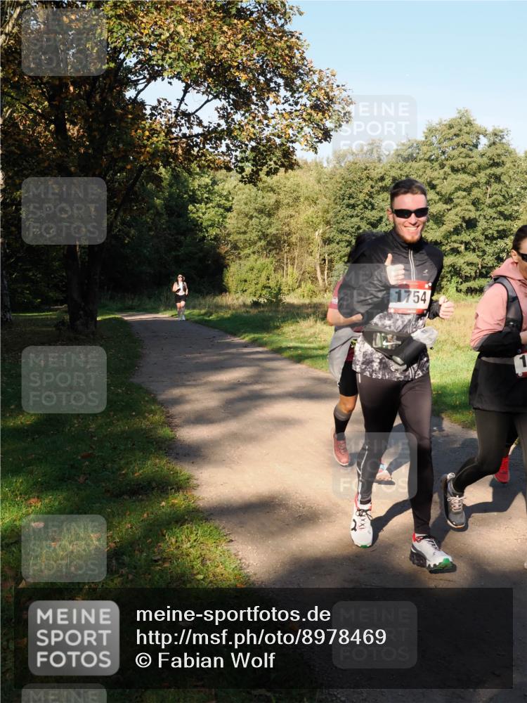 28.09.2025 - 33. Volkslauf durch das schöne Alstertal Fabian Wolf http://msf.ph/oto/8978469 28.09.2025 10:07:01 Laufen 1754, 1 meine-sportfotos.de