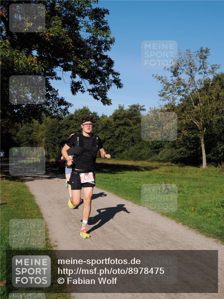 28.09.2025 - 33. Volkslauf durch das schöne Alstertal Fabian Wolf http://msf.ph/oto/8978475 28.09.2025 10:23:19 Laufen 2408 meine-sportfotos.de