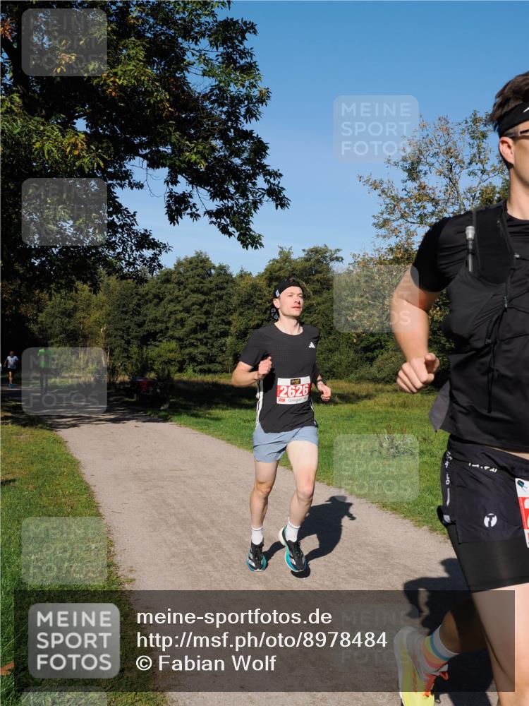 28.09.2025 - 33. Volkslauf durch das schöne Alstertal Fabian Wolf http://msf.ph/oto/8978484 28.09.2025 10:23:20 Laufen 2626 meine-sportfotos.de