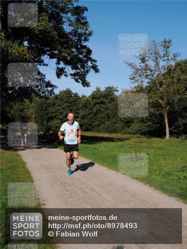 28.09.2025 - 33. Volkslauf durch das schöne Alstertal Fabian Wolf http://msf.ph/oto/8978493 28.09.2025 10:23:29 Laufen  meine-sportfotos.de
