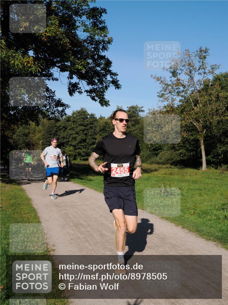 28.09.2025 - 33. Volkslauf durch das schöne Alstertal Fabian Wolf http://msf.ph/oto/8978505 28.09.2025 10:23:33 Laufen 2479, 2455 meine-sportfotos.de