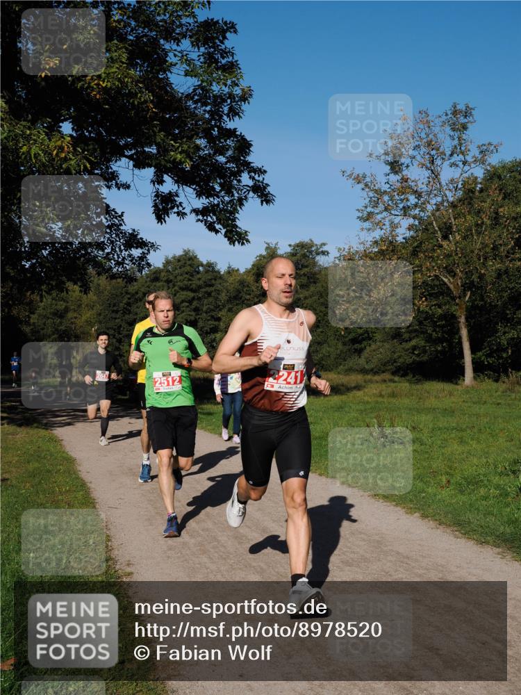 28.09.2025 - 33. Volkslauf durch das schöne Alstertal Fabian Wolf http://msf.ph/oto/8978520 28.09.2025 10:23:38 Laufen 2512, 2241 meine-sportfotos.de