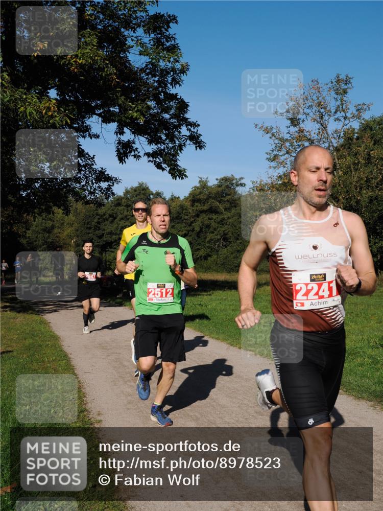 28.09.2025 - 33. Volkslauf durch das schöne Alstertal Fabian Wolf http://msf.ph/oto/8978523 28.09.2025 10:23:38 Laufen 0, 2512, 2241 meine-sportfotos.de