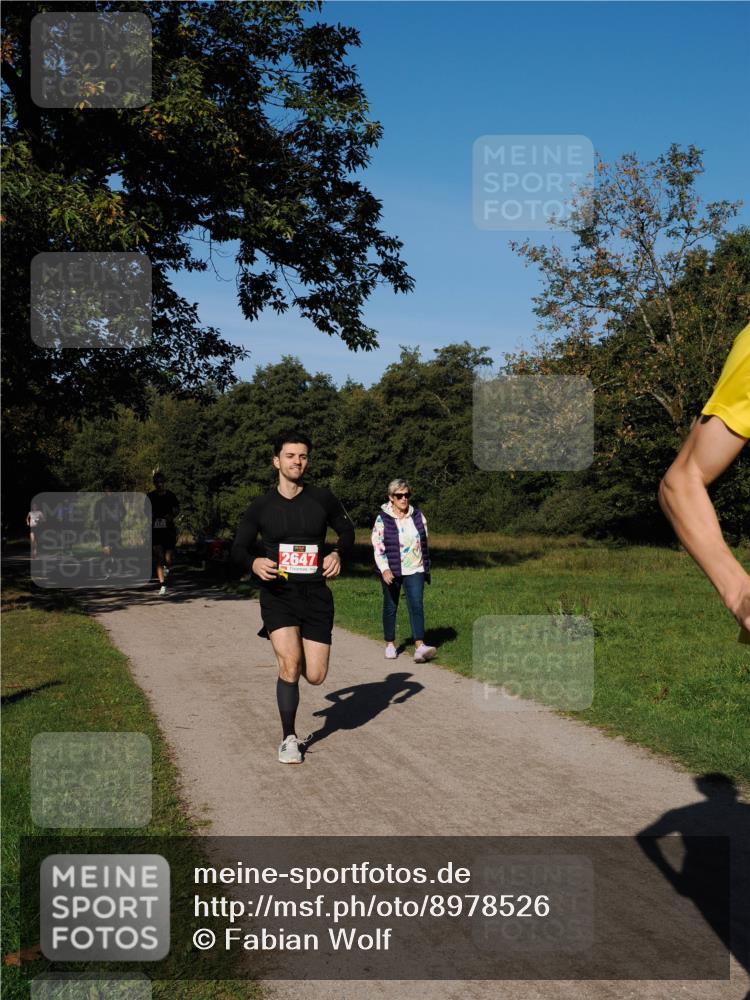 28.09.2025 - 33. Volkslauf durch das schöne Alstertal Fabian Wolf http://msf.ph/oto/8978526 28.09.2025 10:23:39 Laufen 2647 meine-sportfotos.de